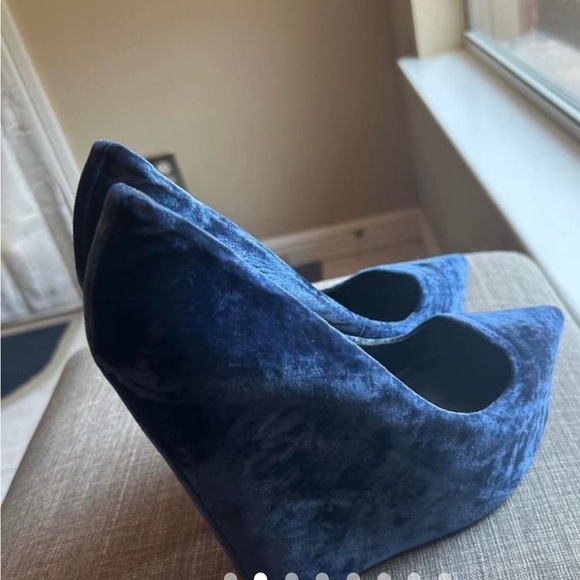 Theyskens’ Theory Beautiful Blue Velvet Platform Wedge - Size 38 - Picture 3 of 8